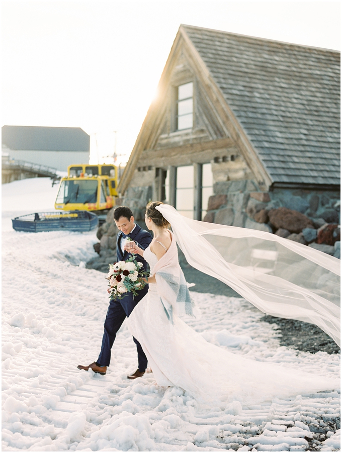 wedding at silcox hut